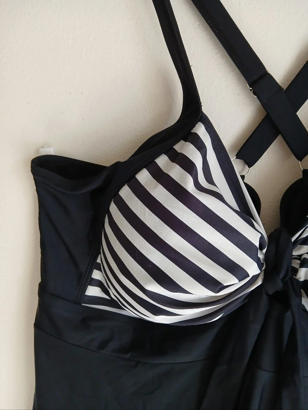 Bloom Chic Swim Top Size 26 Black White